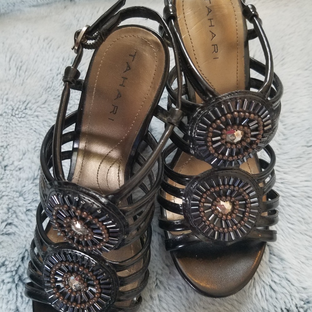 Tahari Becky beaded wedge sandal 5.5